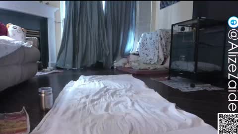 Alize Zaide online show from February 17, 8:52 pm