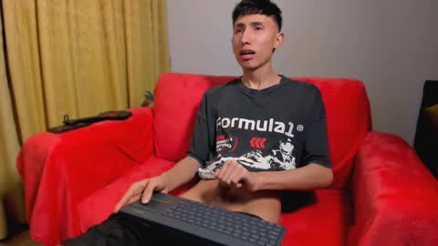 Snapshot of allangil chatting on December 7, 2:25 am Allan  online show from December 7, 2:25 am