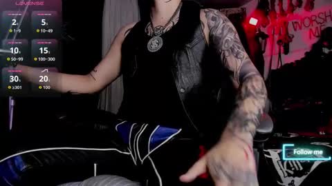 Snapshot of allanhurtss chatting on September 18, 11:09 pm online show from September 18, 11:09 pm