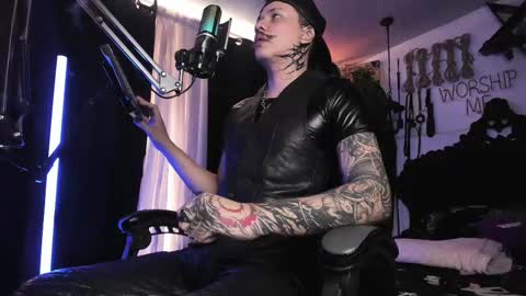Snapshot of allanhurtss chatting on March 10, 6:01 pm online show from March 10, 6:01 pm
