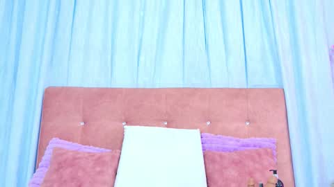 Allicia online show from December 2, 7:34 pm