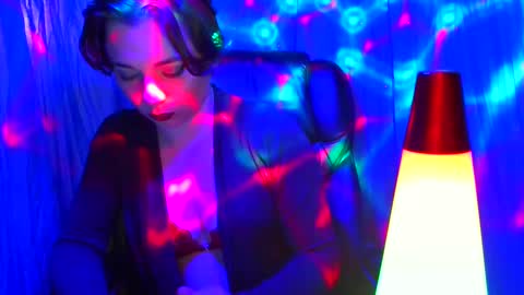 alliebells1 online show from December 4, 2:03 am