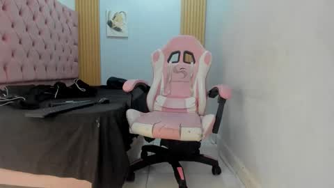 alluringangel01 online show from November 27, 4:09 am