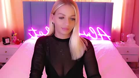 AlwaysHot online show from March 5, 6:33 am