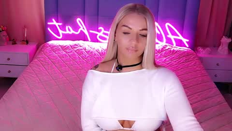 AlwaysHot online show from March 27, 2:39 am