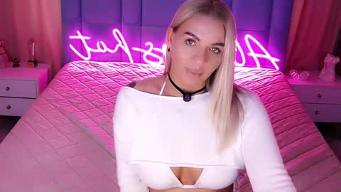 AlwaysHot online show from April 8, 6:16 am