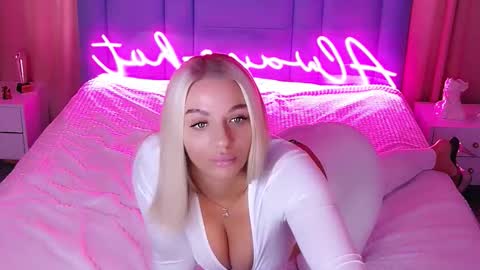 AlwaysHot online show from October 14, 2:14 am