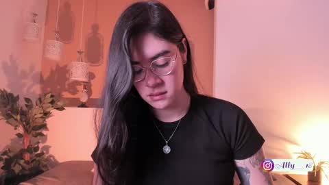 Snapshot of ally_addams chatting on September 22, 5:11 am Ally online show from September 22, 5:11 am