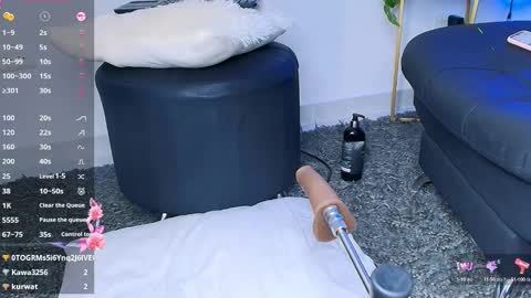 allymdo online show from November 11, 4:42 pm