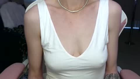 Ally Girl In Her Ally World online show from April 25, 2:36 am