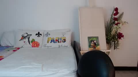 alma_art_ online show from March 26, 10:59 pm