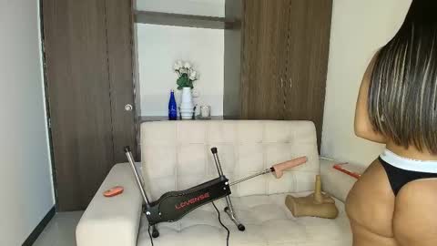 Alma Castillo online show from March 4, 2:08 am