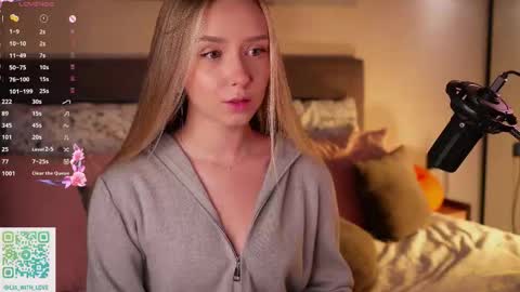 Lia online show from November 18, 3:09 am