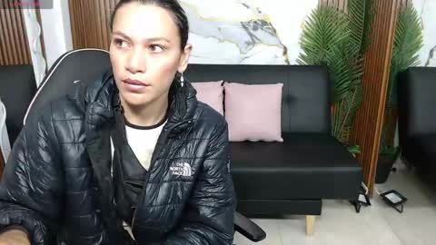 alonddra_tay online show from May 3, 11:38 am