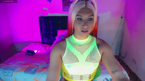 alondragill_ online show from July 1, 2:42 am