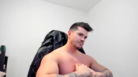 Snapshot of alphagodleatherking92 chatting on February 20, 10:05 am LeatherMaster online show from February 20, 10:05 am