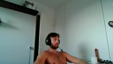 alphah_hunk online show from March 23, 5:18 pm