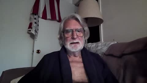 AlphaUniform online show from December 18, 3:44 pm