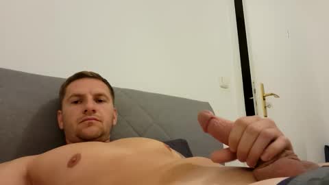 aluke95 online show from October 3, 5:54 pm