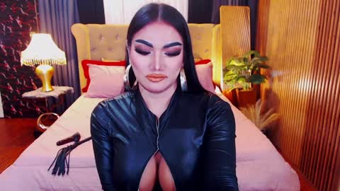 Alura Jhenson online show from April 2, 1:51 pm