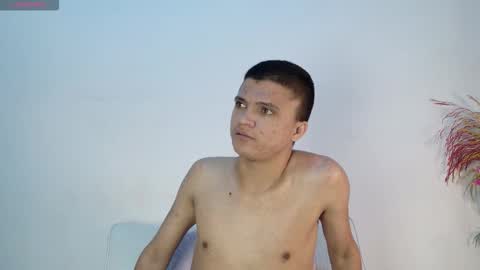 aly_n_sebas online show from February 25, 3:32 am