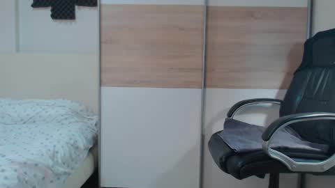 Alice online show from April 23, 12:02 pm