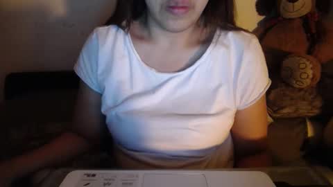 Alyn Maria online show from February 13, 4:49 am