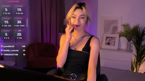 Alysia online show from November 14, 3:36 pm