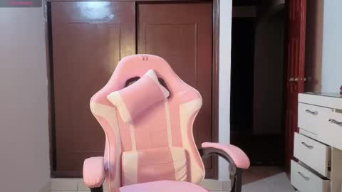 alyssy_nc online show from March 2, 3:22 am