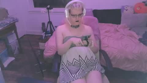 alyxiabewbs online show from May 18, 2:32 am