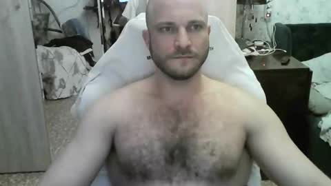 amadeil online show from December 4, 6:11 pm