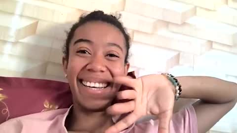 Amah online show from April 11, 11:47 am