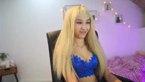 Amai  Liu online show from October 28, 7:04 pm