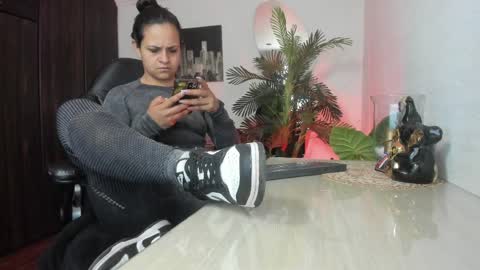 anny online show from April 9, 2:15 am