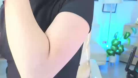 B I A N C A online show from February 28, 1:04 pm