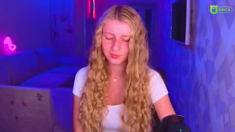 Amalia online show from October 4, 3:54 pm