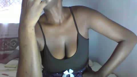 Snapshot of amanda1523 chatting on October 21, 5:12 am Lin online show from October 21, 5:12 am