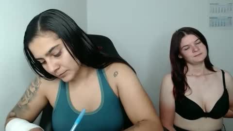 Snapshot of amanda5star chatting on October 22, 7:04 pm The queen of the biceps online show from October 22, 7:04 pm
