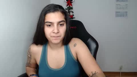 The queen of the biceps  online show from December 18, 6:47 pm