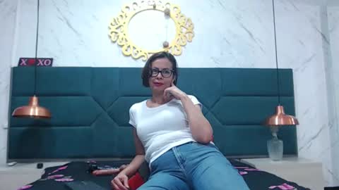 amanda_ramirez online show from January 6, 10:03 pm