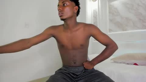 Snapshot of amare_25 chatting on October 4, 7:22 pm Amare online show from October 4, 7:22 pm