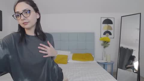 AmayaDominique online show from January 14, 6:05 pm