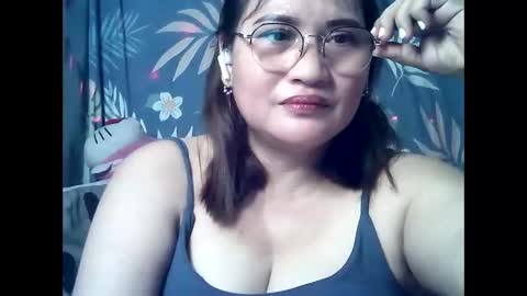 amazing angel online show from May 11, 1:01 am