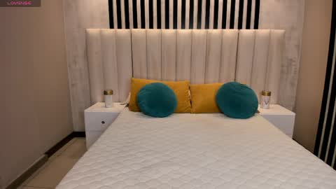 Ambar  online show from April 3, 11:50 am