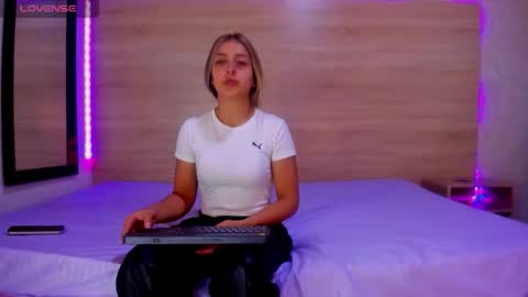 ambarvioletcm online show from March 27, 2:18 pm