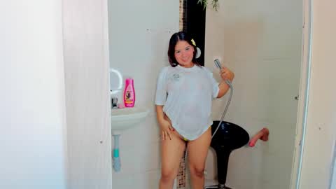 AMBER DANIELA  online show from January 9, 1:06 pm