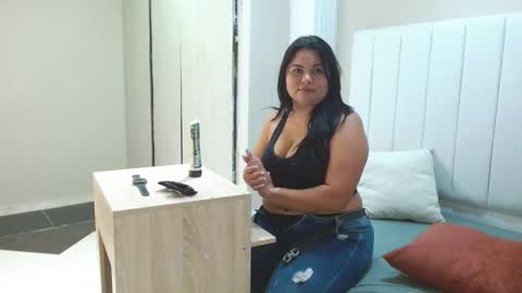 amber_gomez08 online show from January 8, 2:56 pm