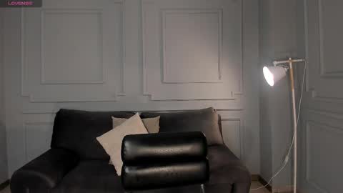 Amber Fox online show from December 3, 4:07 pm