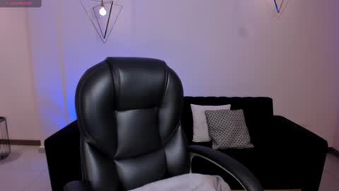 Snapshot of amberlewis_ chatting on March 11, 3:04 am Amber online show from March 11, 3:04 am