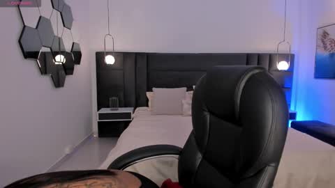 Snapshot of amberlewis_ chatting on September 28, 10:41 pm Amber online show from September 28, 10:41 pm